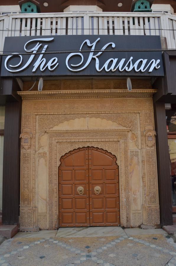 Kaisar Hotel Srīnagar Buitenkant foto